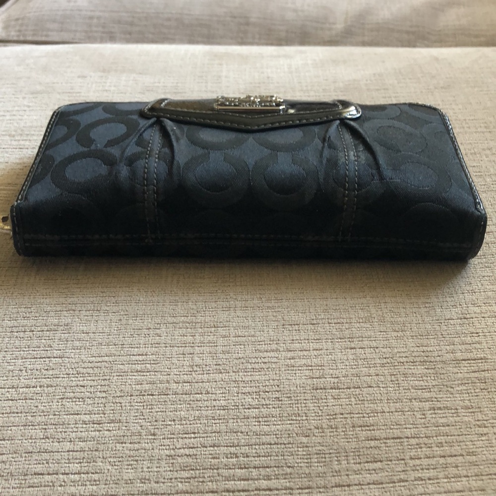 Coach Wallet - Picture 3 of 15